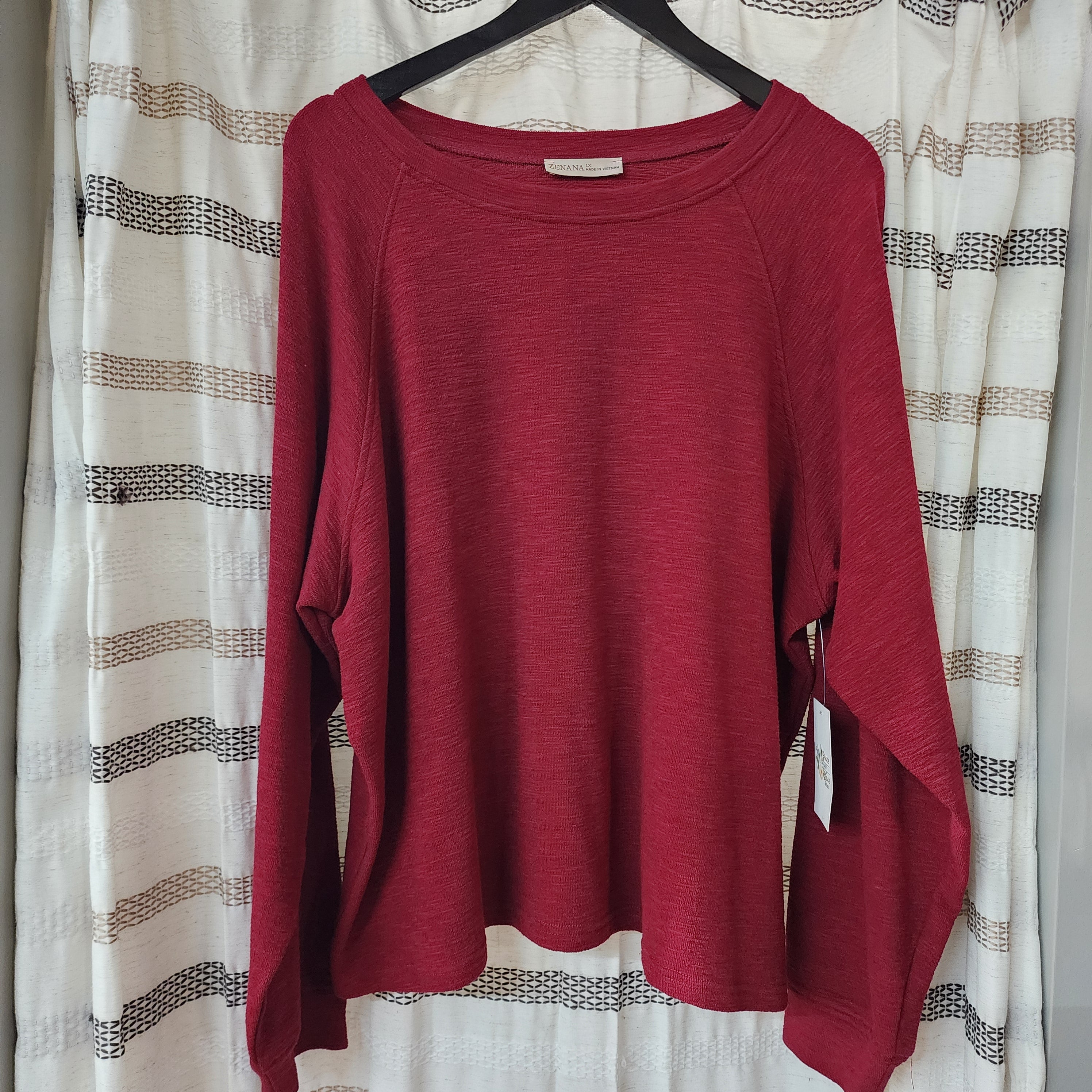 The Holiday Set Top *clearance item, cannot be returned*