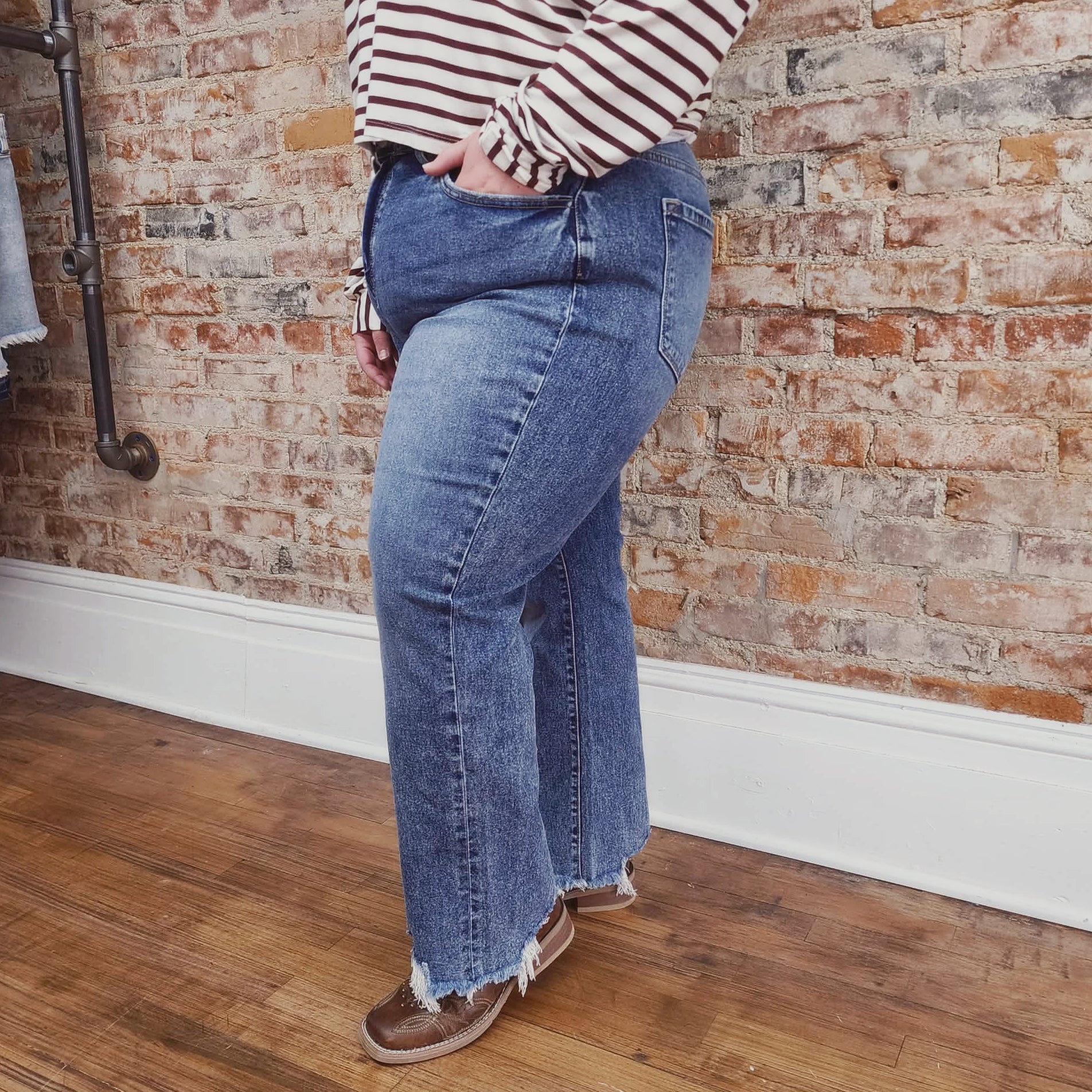 KanCan Straight Ankle Cut Jeans
