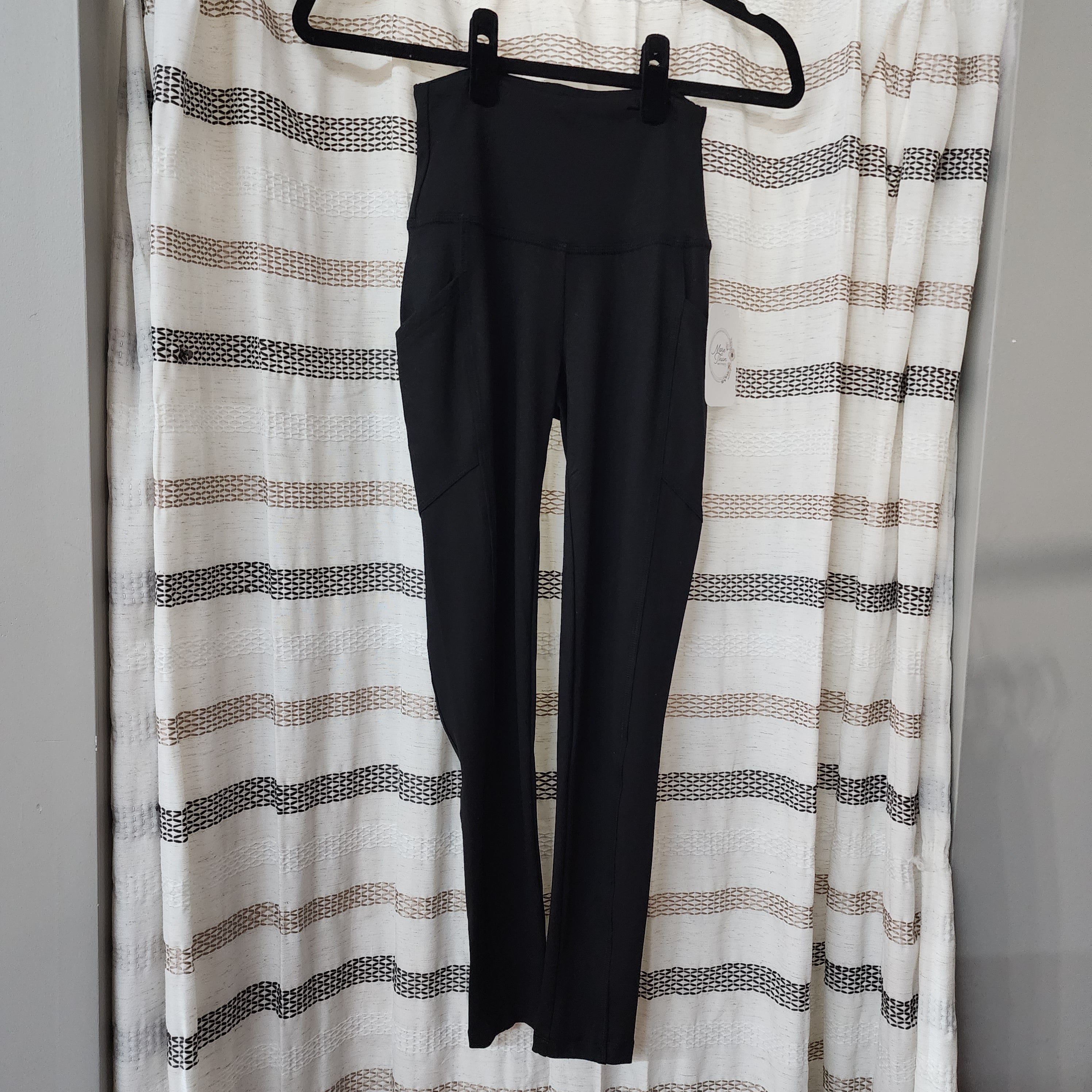 Black Wide Band Leggings with Pockets *clearance item, cannot be returned*
