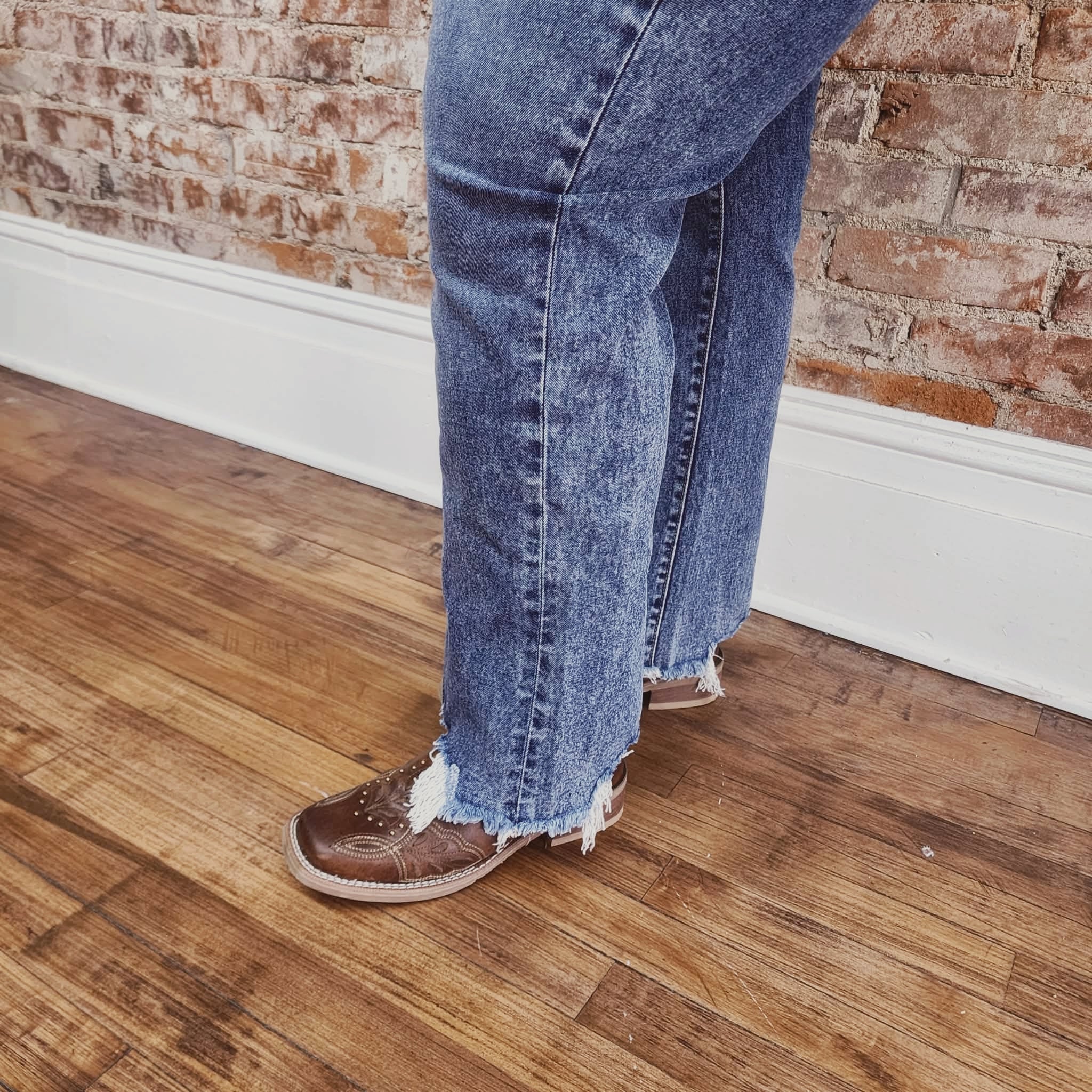 KanCan Straight Ankle Cut Jeans